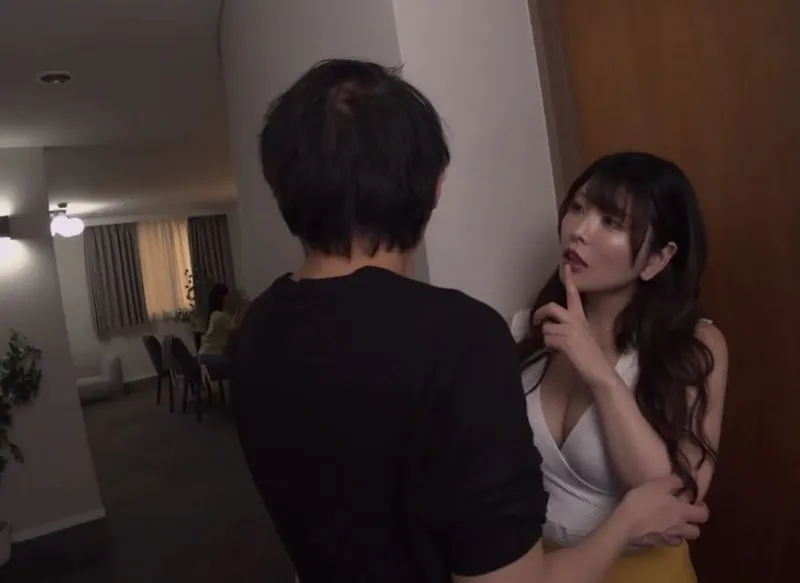 Mối quan hệ bí mật với bạn thân của người vợ ngay tại nhà
